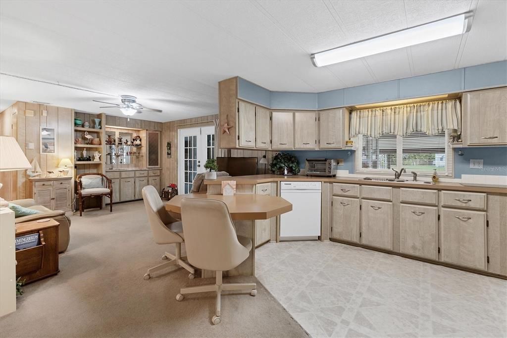 For Sale: $189,000 (3 beds, 2 baths, 1560 Square Feet)