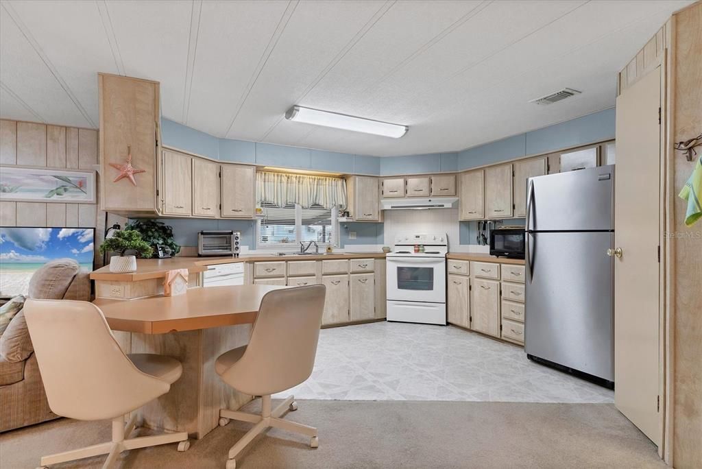 For Sale: $189,000 (3 beds, 2 baths, 1560 Square Feet)