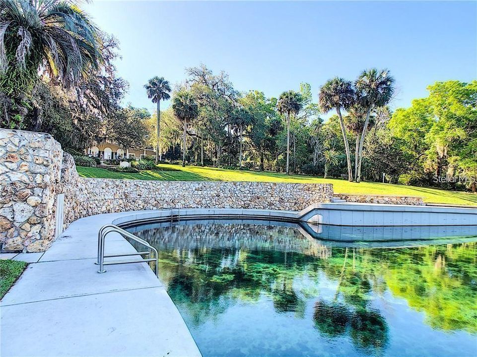 For Rent: $1,700 (1 beds, 1 baths, 921 Square Feet)