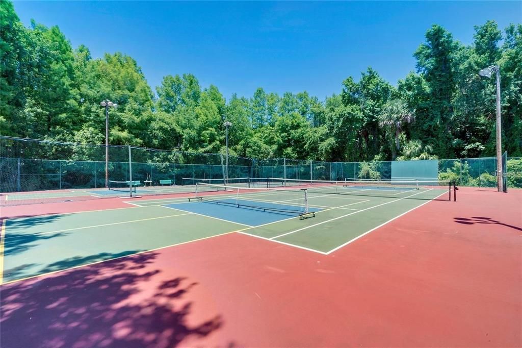 For Rent: $1,700 (1 beds, 1 baths, 921 Square Feet)