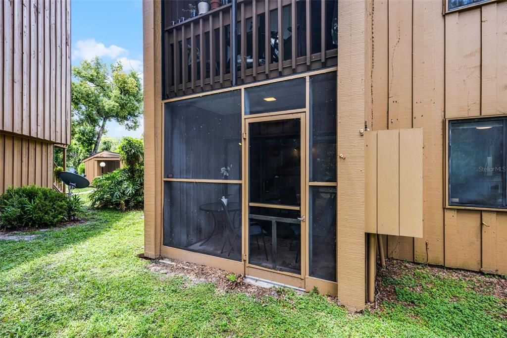 For Rent: $1,700 (1 beds, 1 baths, 921 Square Feet)