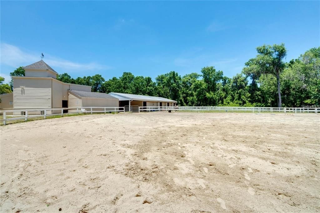 For Rent: $1,700 (1 beds, 1 baths, 921 Square Feet)