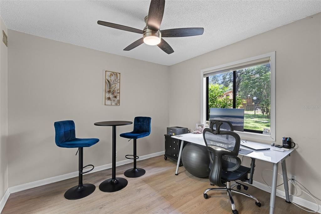 For Rent: $1,700 (1 beds, 1 baths, 921 Square Feet)