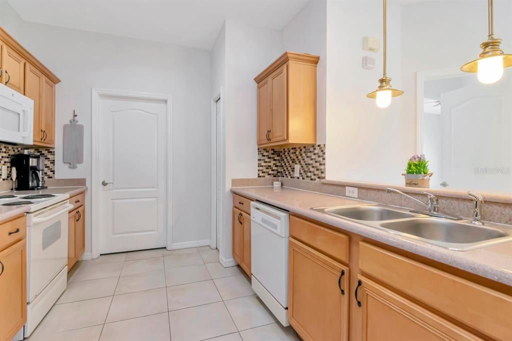 En Venta: $254,000 (3 camas, 2 baños, 1470 Pies cuadrados)