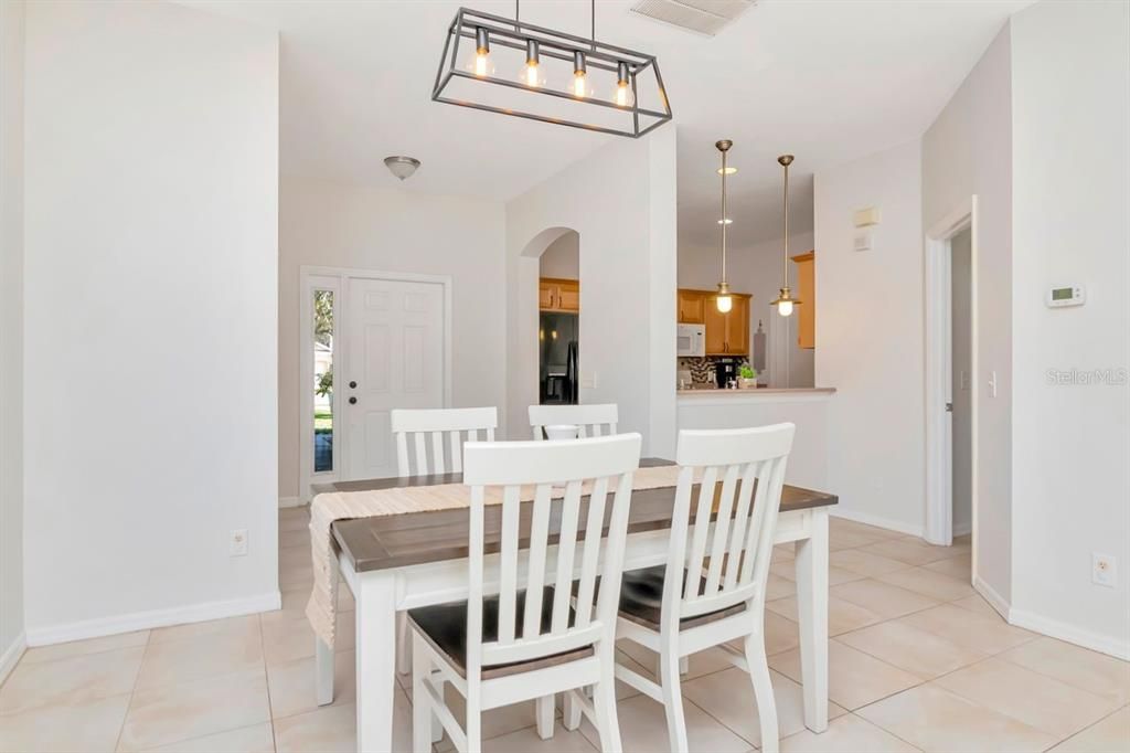 En Venta: $254,000 (3 camas, 2 baños, 1470 Pies cuadrados)