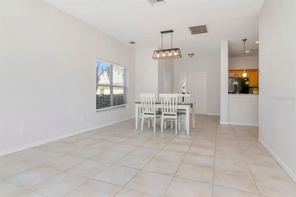 En Venta: $254,000 (3 camas, 2 baños, 1470 Pies cuadrados)