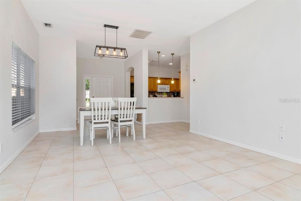 En Venta: $254,000 (3 camas, 2 baños, 1470 Pies cuadrados)