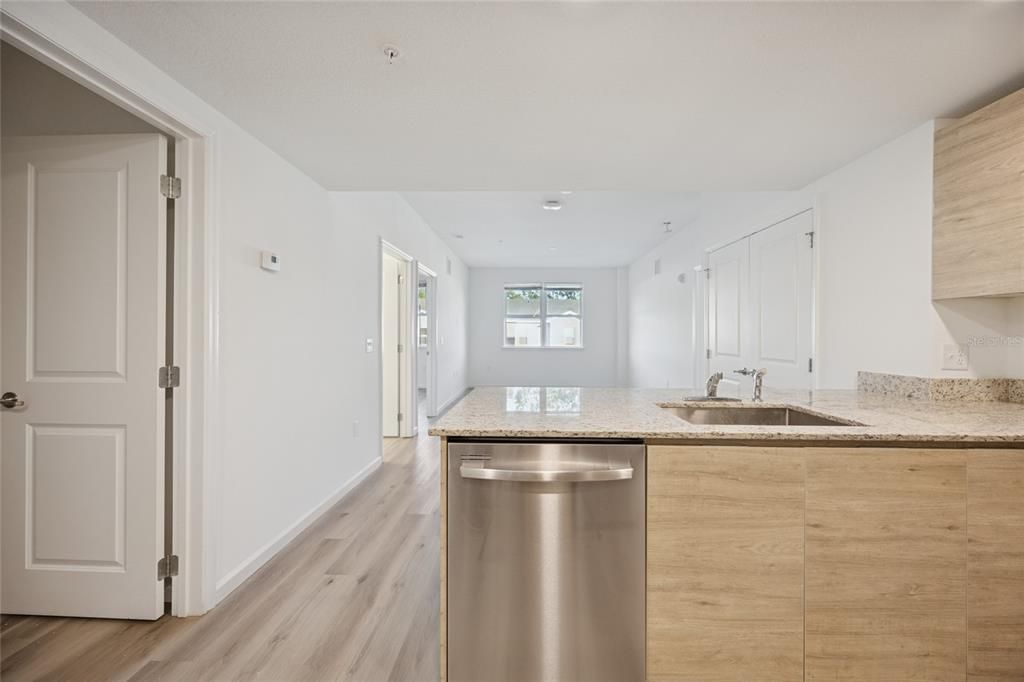 В аренду: $2,150 (3 спален, 2 ванн, 1142 Квадратных фут)