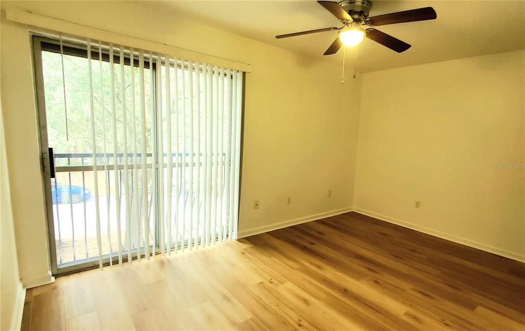 На продажу: $144,000 (2 спален, 1 ванн, 755 Квадратных фут)