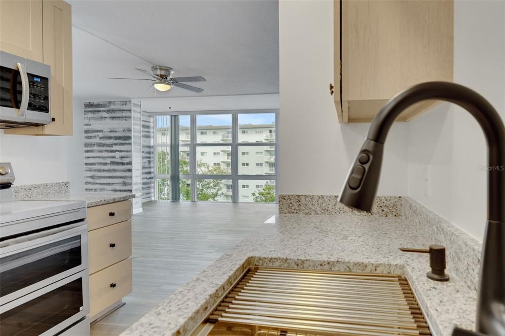 En Venta: $230,000 (2 camas, 2 baños, 1038 Pies cuadrados)