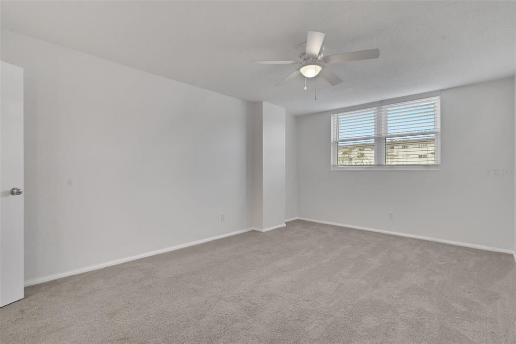 En Venta: $230,000 (2 camas, 2 baños, 1038 Pies cuadrados)