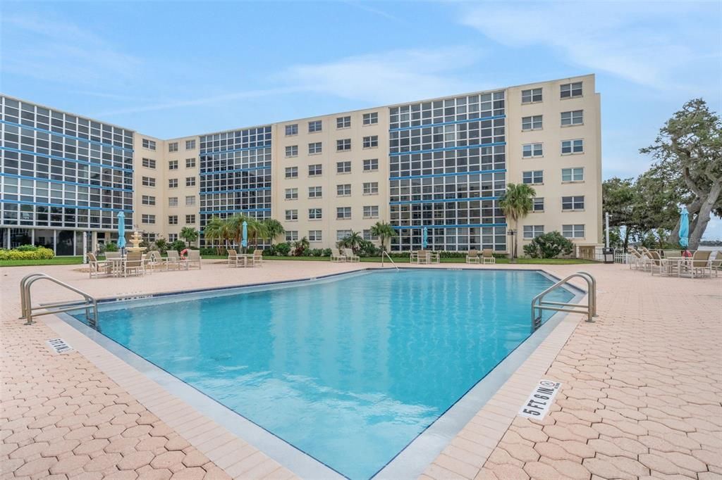 En Venta: $230,000 (2 camas, 2 baños, 1038 Pies cuadrados)