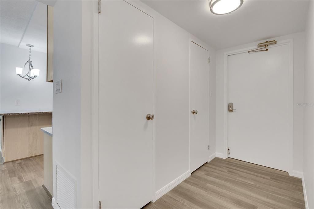 En Venta: $230,000 (2 camas, 2 baños, 1038 Pies cuadrados)