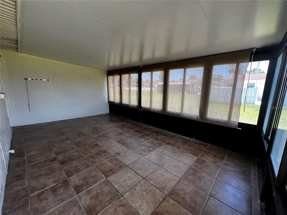 В аренду: $1,500 (2 спален, 1 ванн, 675 Квадратных фут)