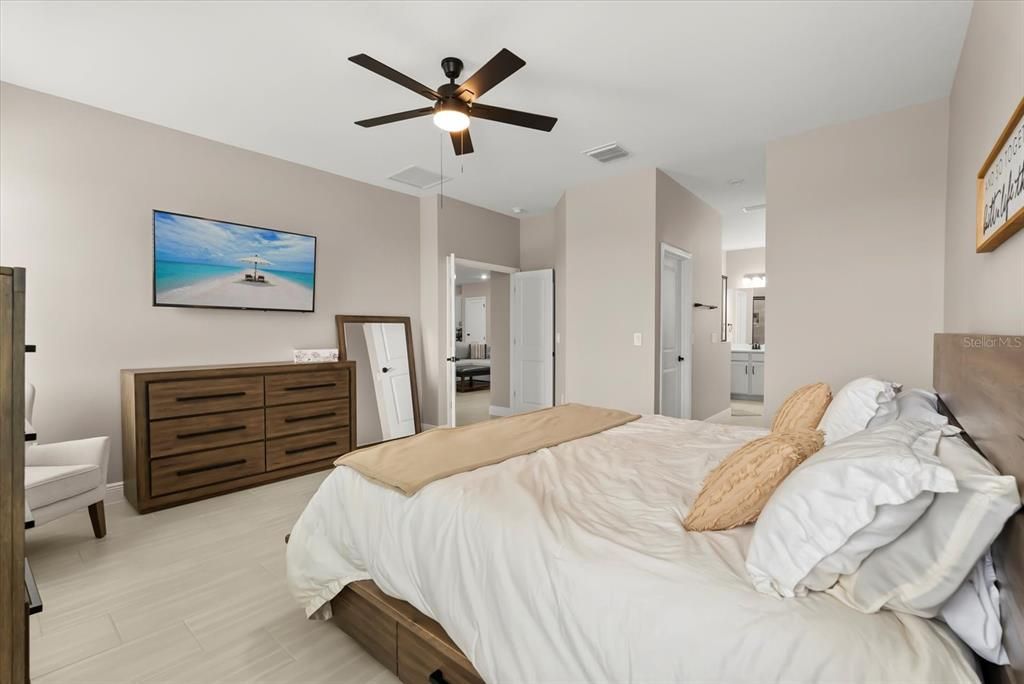 For Sale: $770,000 (4 beds, 4 baths, 2933 Square Feet)