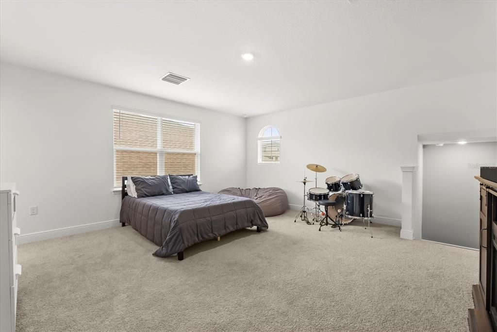 For Sale: $770,000 (4 beds, 4 baths, 2933 Square Feet)