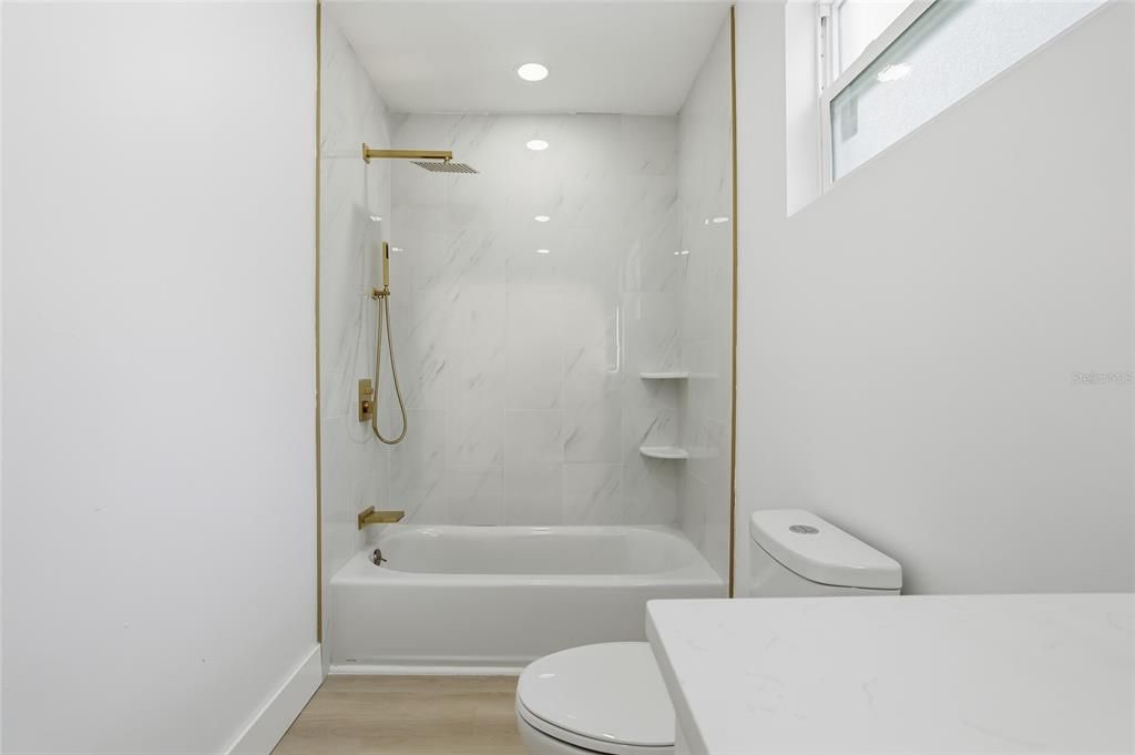 En Venta: $499,999 (3 camas, 2 baños, 1607 Pies cuadrados)