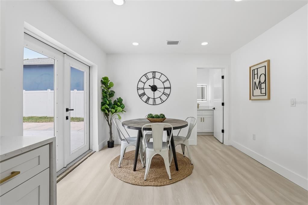 En Venta: $499,999 (3 camas, 2 baños, 1607 Pies cuadrados)