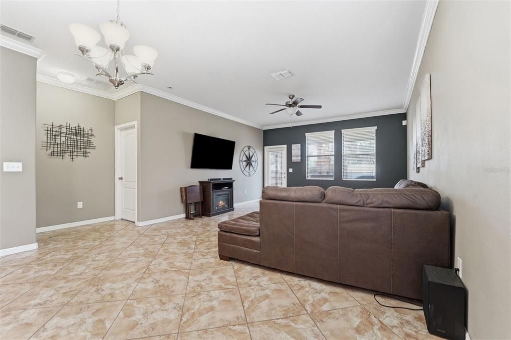 На продажу: $515,000 (3 спален, 2 ванн, 1960 Квадратных фут)