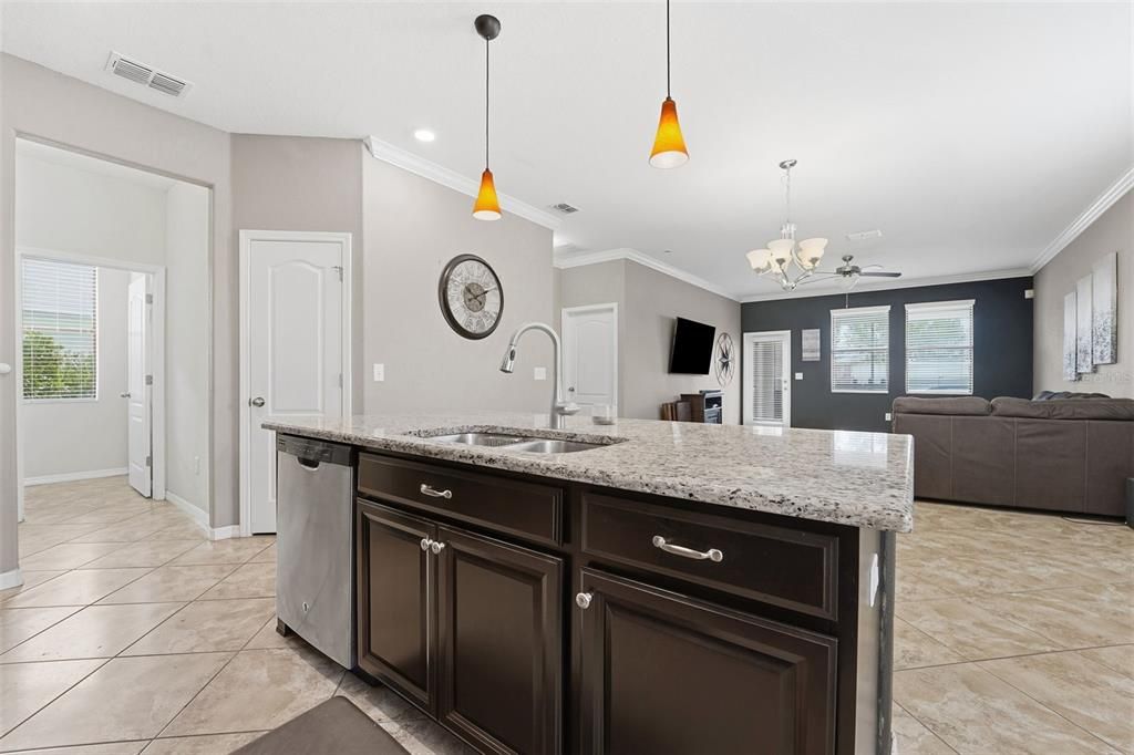 На продажу: $515,000 (3 спален, 2 ванн, 1960 Квадратных фут)