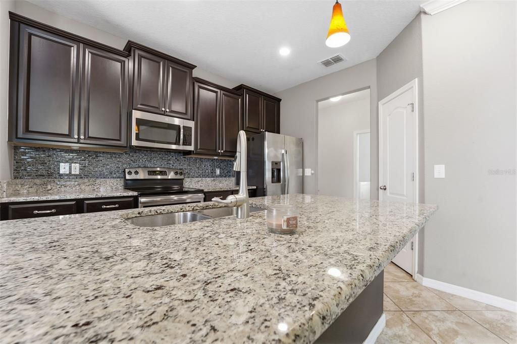 На продажу: $515,000 (3 спален, 2 ванн, 1960 Квадратных фут)