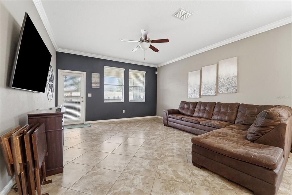 На продажу: $515,000 (3 спален, 2 ванн, 1960 Квадратных фут)