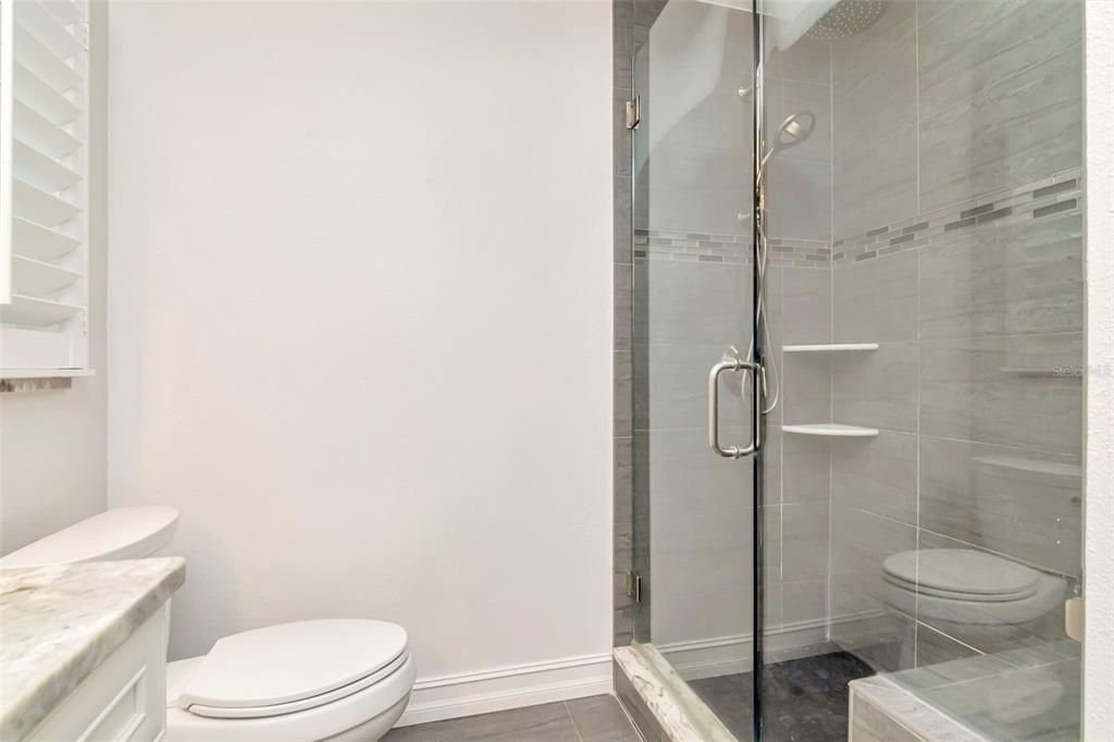 На продажу: $429,900 (3 спален, 2 ванн, 1650 Квадратных фут)