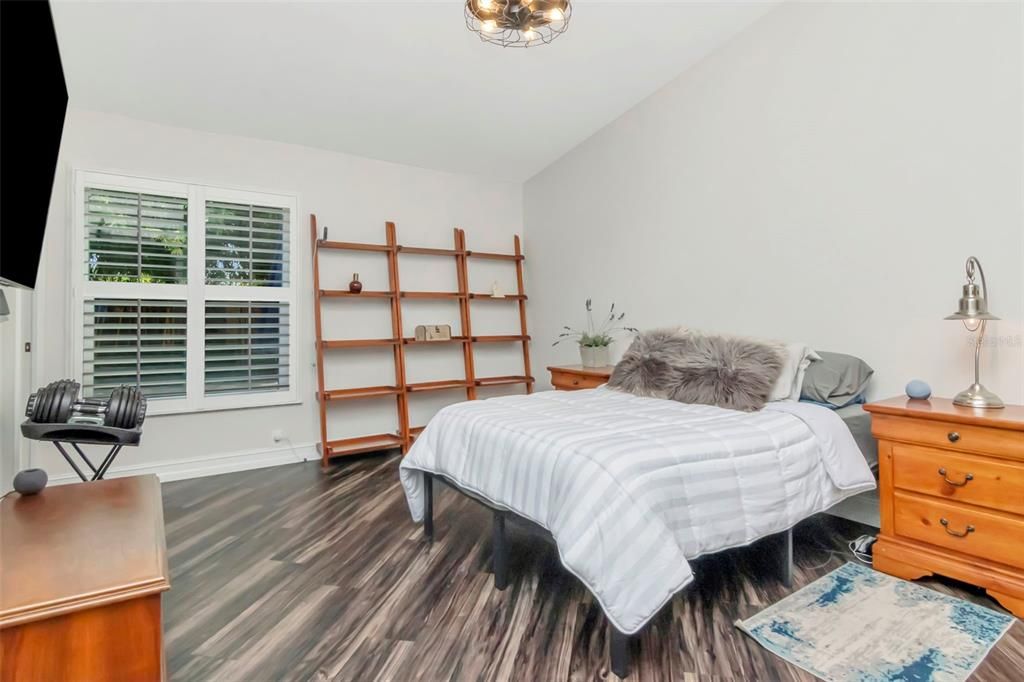 На продажу: $429,900 (3 спален, 2 ванн, 1650 Квадратных фут)