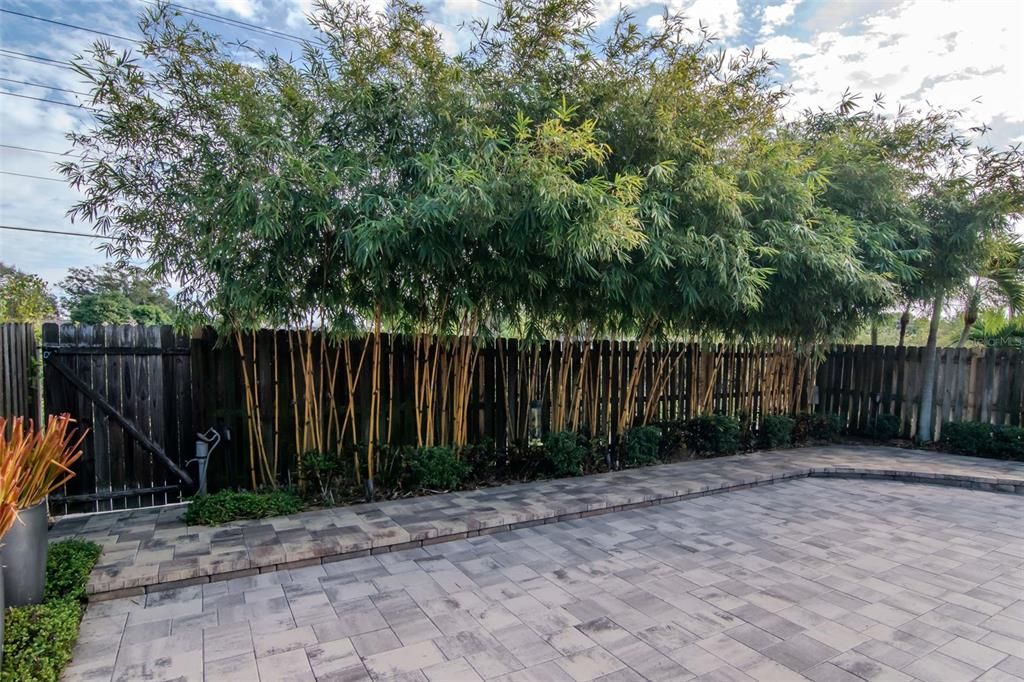 На продажу: $429,900 (3 спален, 2 ванн, 1650 Квадратных фут)