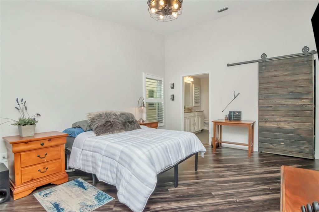 На продажу: $429,900 (3 спален, 2 ванн, 1650 Квадратных фут)