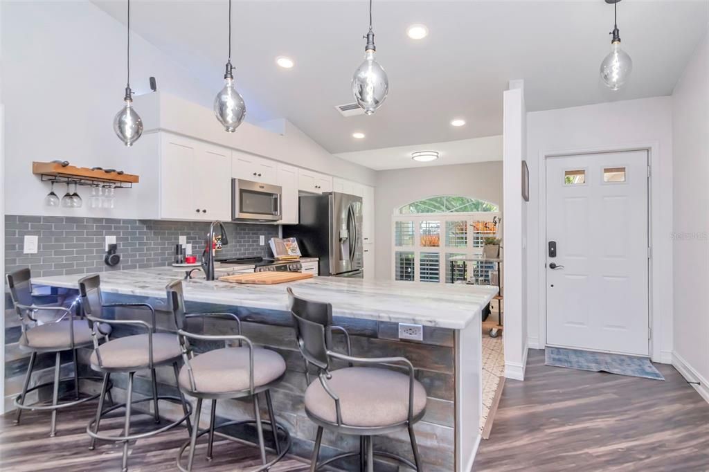 На продажу: $429,900 (3 спален, 2 ванн, 1650 Квадратных фут)