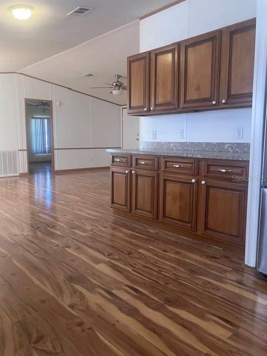 待售: $210,000 (3 贝兹, 2 浴室, 1440 平方英尺)