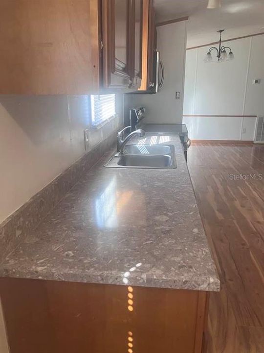 待售: $210,000 (3 贝兹, 2 浴室, 1440 平方英尺)