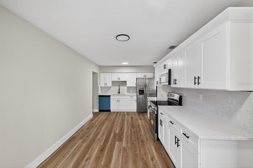 待售: $439,999 (5 贝兹, 2 浴室, 2097 平方英尺)