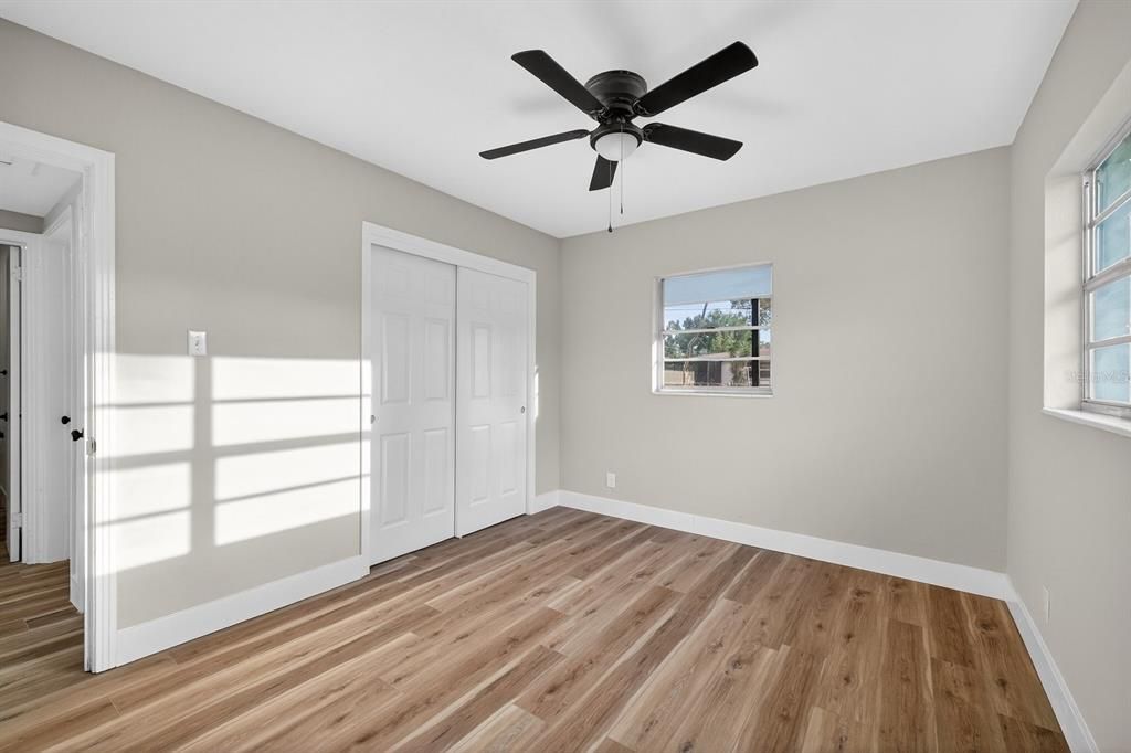 待售: $439,999 (5 贝兹, 2 浴室, 2097 平方英尺)