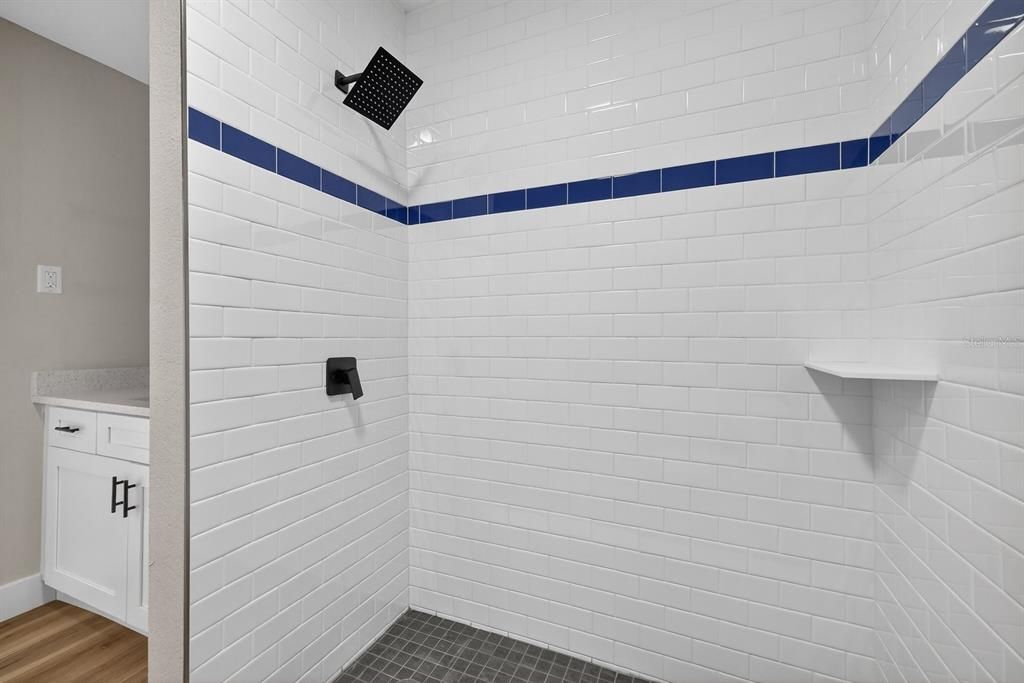 待售: $439,999 (5 贝兹, 2 浴室, 2097 平方英尺)