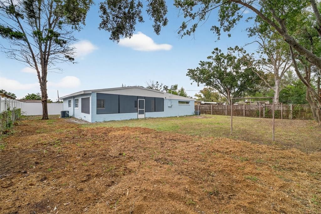 待售: $439,999 (5 贝兹, 2 浴室, 2097 平方英尺)