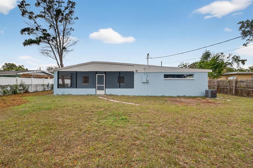 待售: $439,999 (5 贝兹, 2 浴室, 2097 平方英尺)