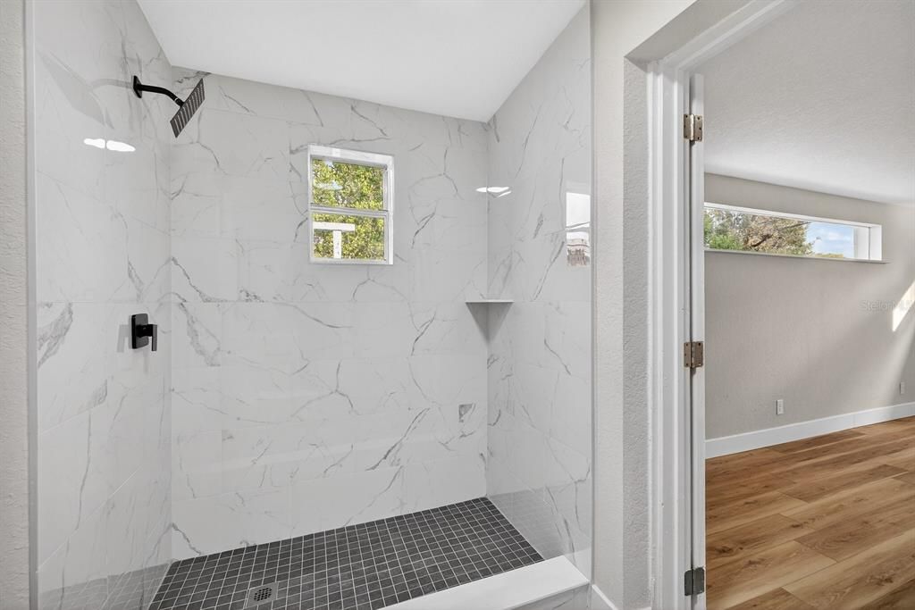 待售: $439,999 (5 贝兹, 2 浴室, 2097 平方英尺)