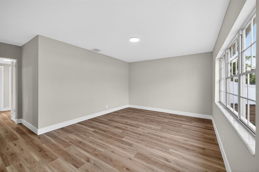 待售: $439,999 (5 贝兹, 2 浴室, 2097 平方英尺)