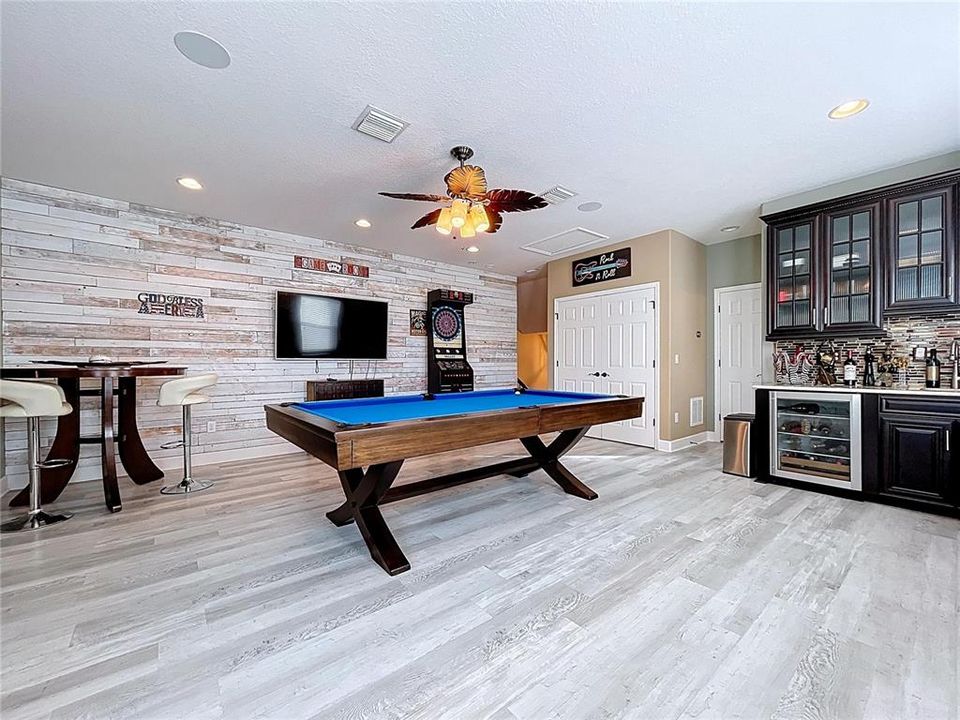 En Venta: $975,000 (4 camas, 3 baños, 3707 Pies cuadrados)