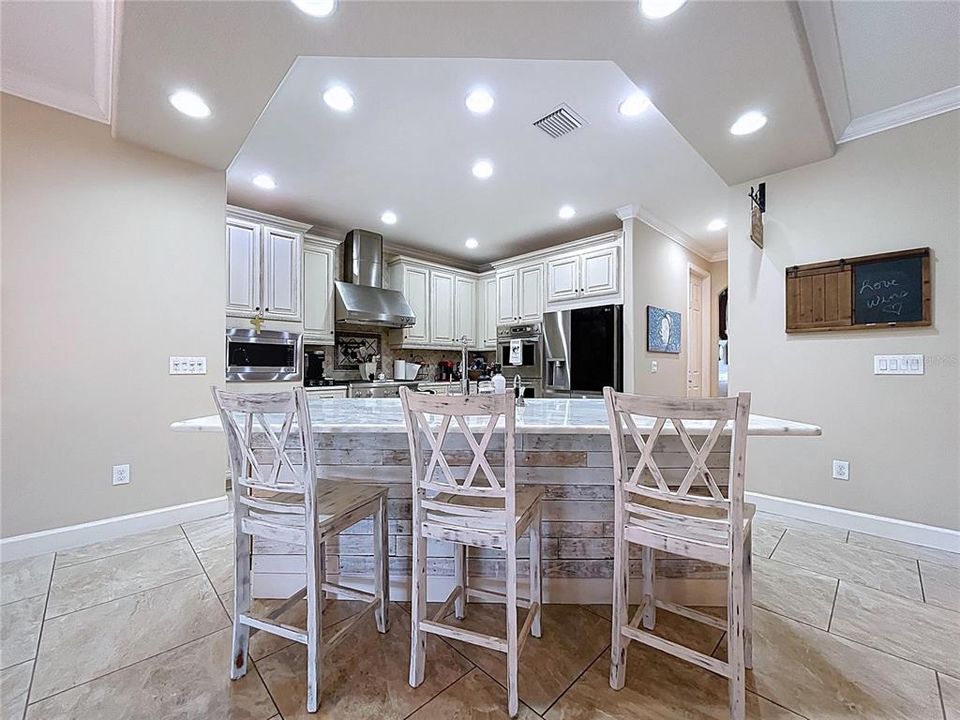 En Venta: $975,000 (4 camas, 3 baños, 3707 Pies cuadrados)