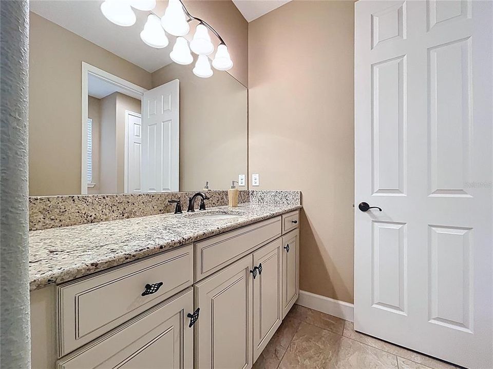 En Venta: $975,000 (4 camas, 3 baños, 3707 Pies cuadrados)