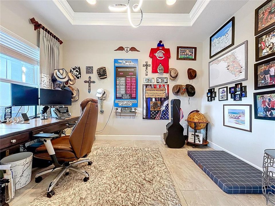 En Venta: $975,000 (4 camas, 3 baños, 3707 Pies cuadrados)