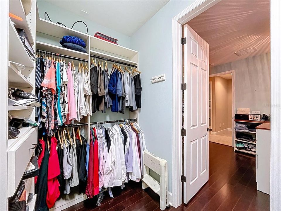 En Venta: $975,000 (4 camas, 3 baños, 3707 Pies cuadrados)