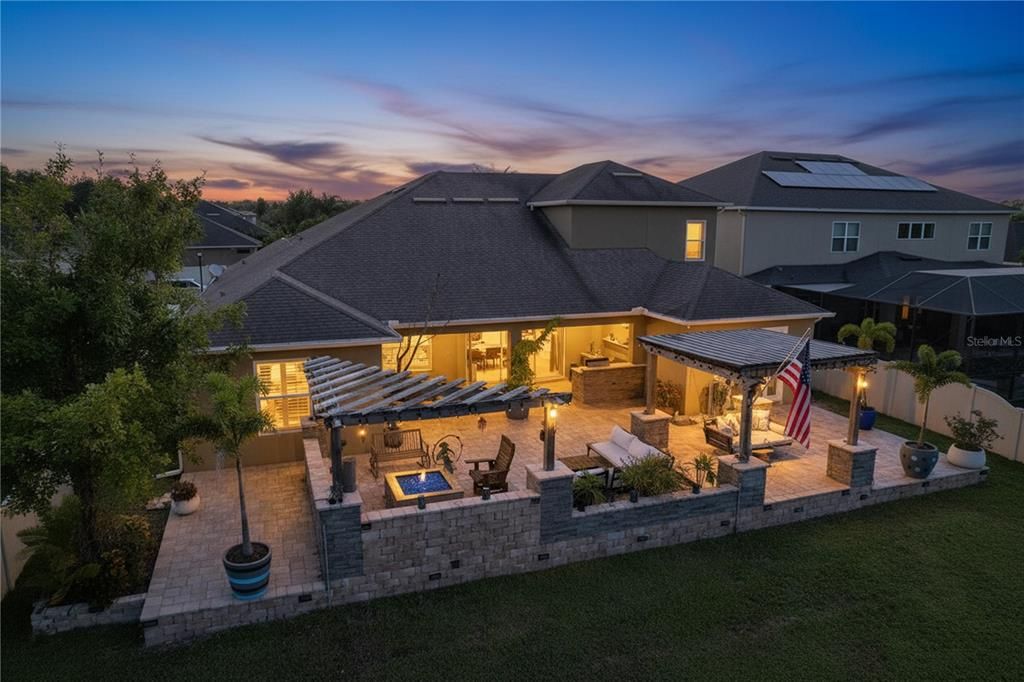 En Venta: $975,000 (4 camas, 3 baños, 3707 Pies cuadrados)