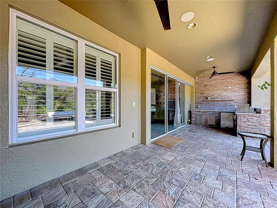 En Venta: $975,000 (4 camas, 3 baños, 3707 Pies cuadrados)