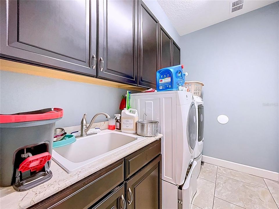 En Venta: $975,000 (4 camas, 3 baños, 3707 Pies cuadrados)