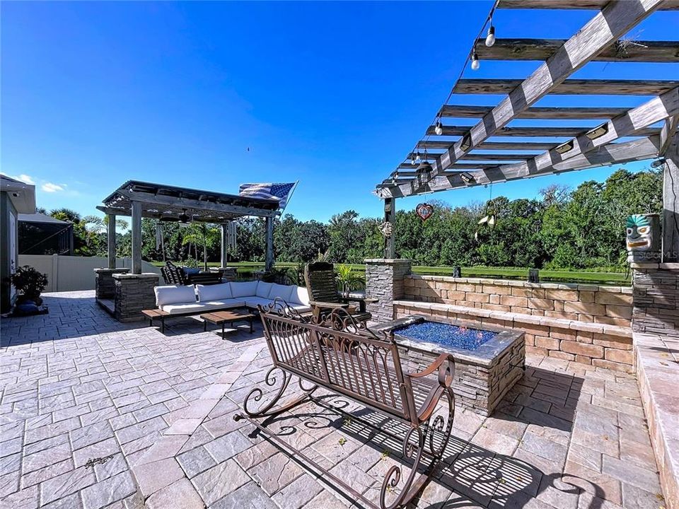 En Venta: $975,000 (4 camas, 3 baños, 3707 Pies cuadrados)