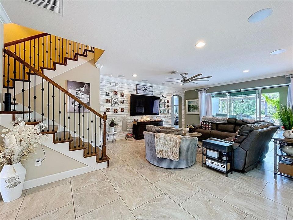 En Venta: $975,000 (4 camas, 3 baños, 3707 Pies cuadrados)